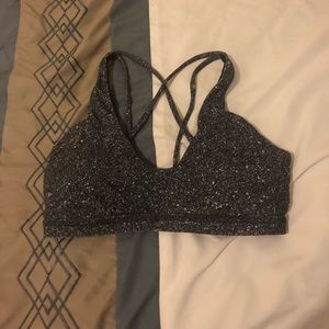Lululemon sports bra size 6!